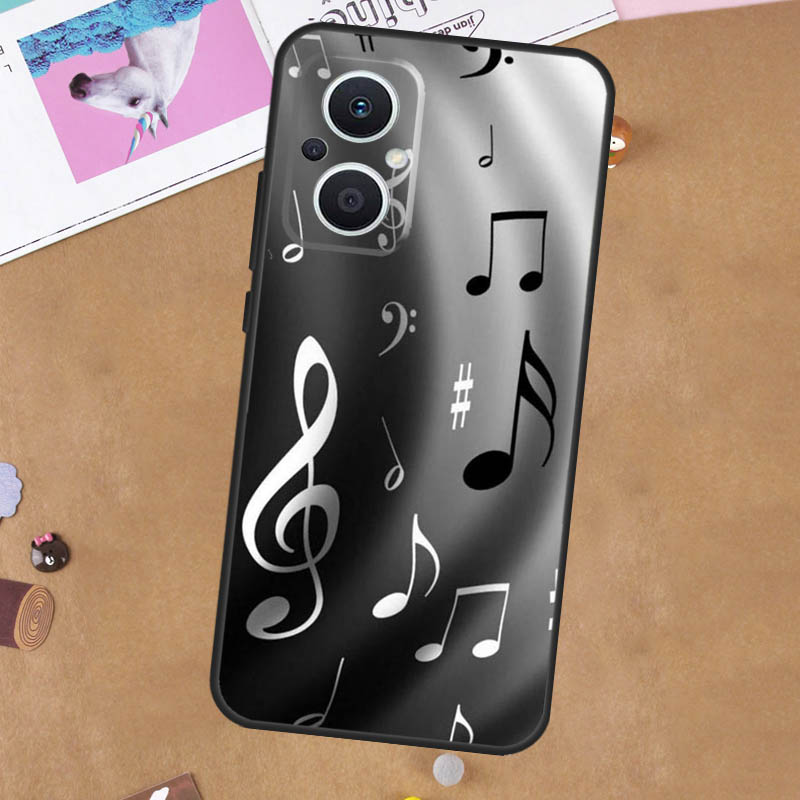 音符のシンボルが描かれたピアノ型ケース。OPPO Find  - Oppo Reno 12 のレビューと価格