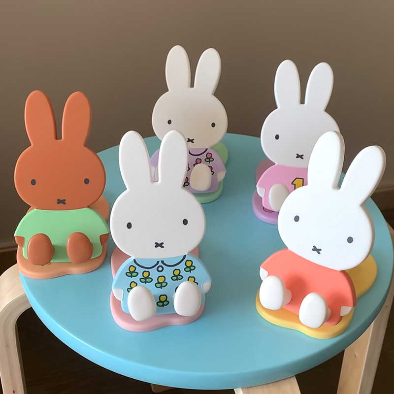 ミッフィーのキャラクターが描かれた、伸縮式で折りたたみ可能な - Tablet Cute Accessories のレビューと価格